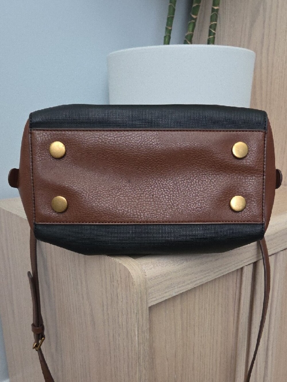 Fossil Two-Tone Black & Brown Syndey Satchel Bag - Classic Carry & Crossbody - Picture 4 of 13